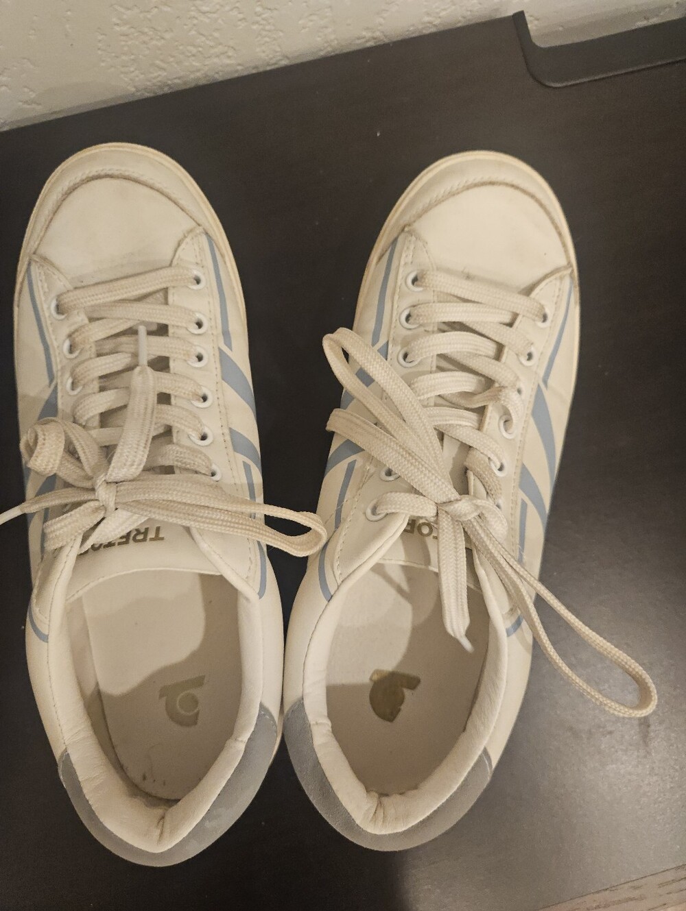Tretorn Serve Light Blue And White Sneakers Sweden Womens Tennis Shoes Size 8.5